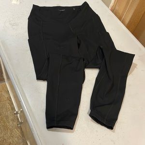 Woman American Eagle leggings